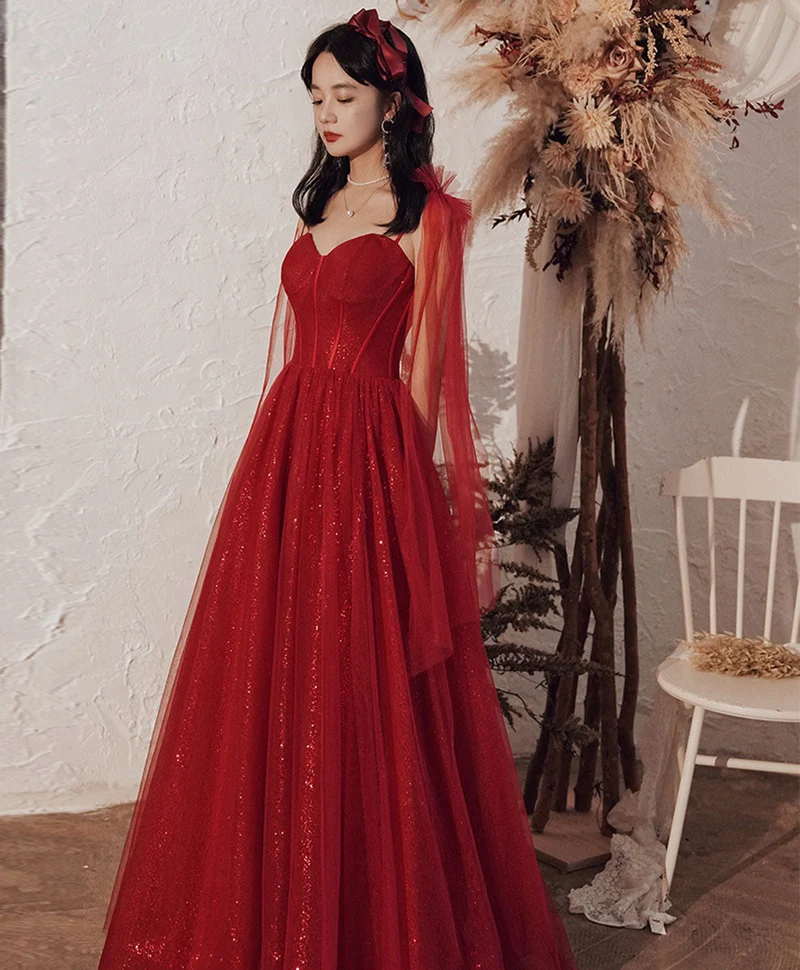 Robe de bal longue en tulle bordeaux