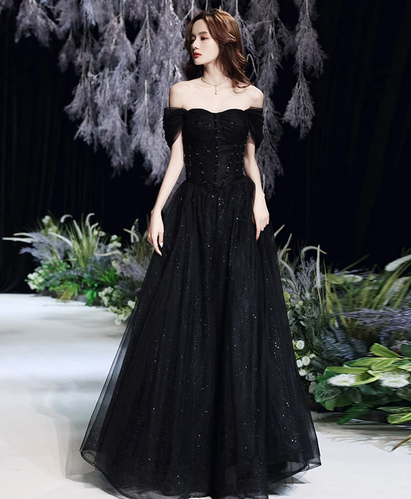 Belle robe de soirée longue en tulle noir à épaules dénudées
