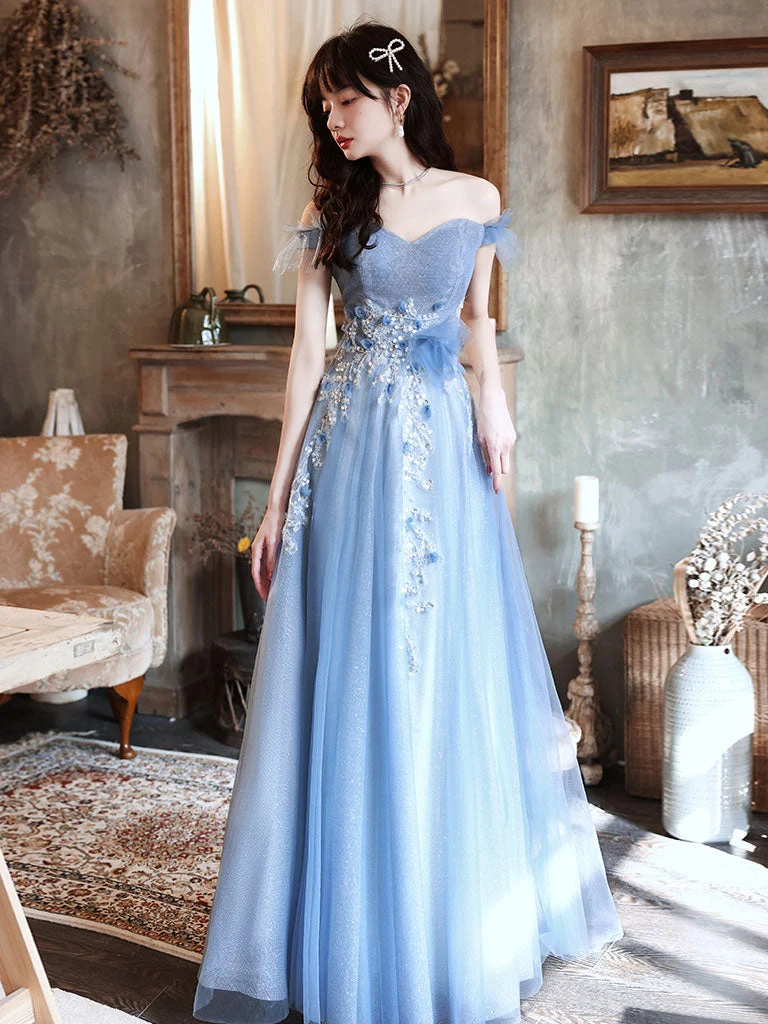 Robe de bal longue en tulle bleu à épaules dénudées et détails en perles