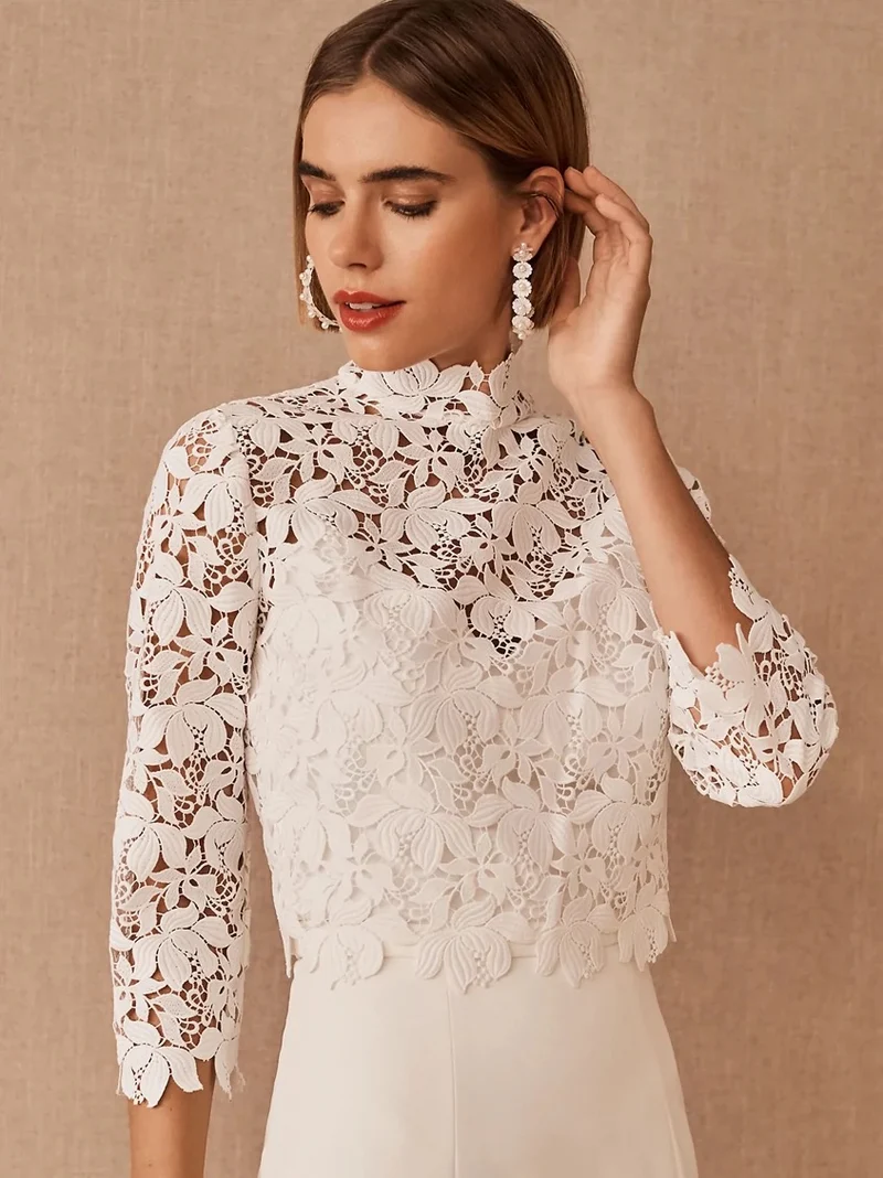 Haut de mariée modeste en dentelle à col haut et manches longues de Twyla