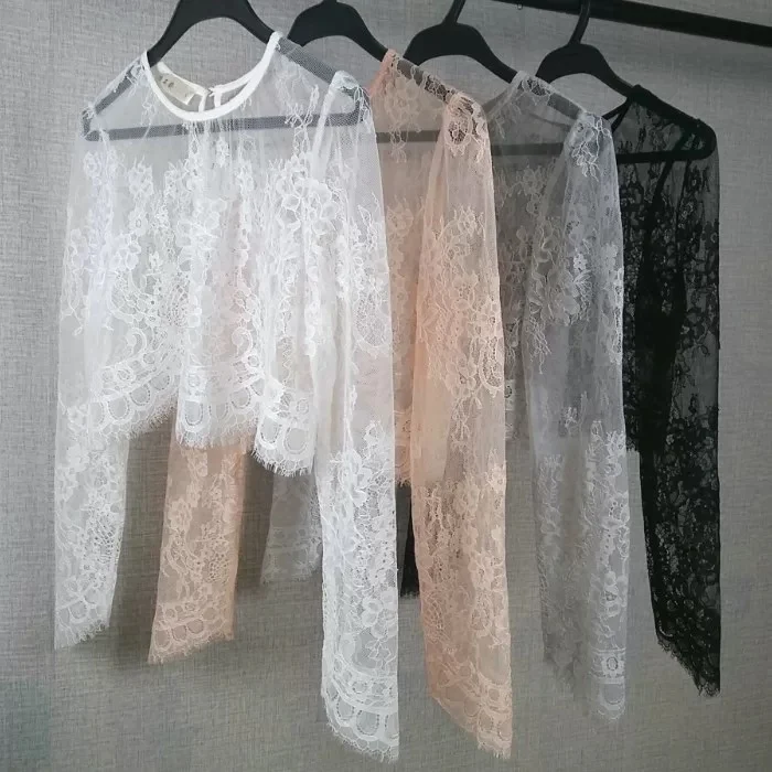 Robe de mariée décontractée à col haut et manches longues en dentelle Avey