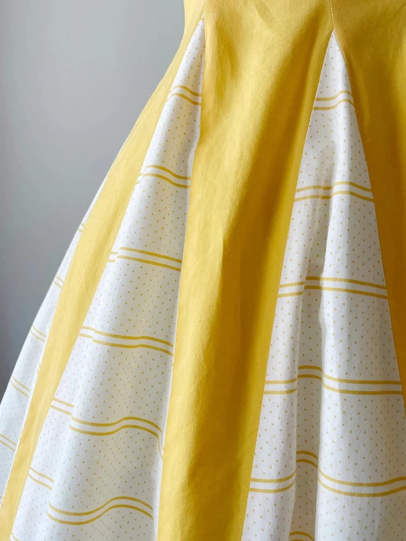 Nouvelle arrivée des années 50, robe vintage à col bateau jaune avec jupe circulaire complète