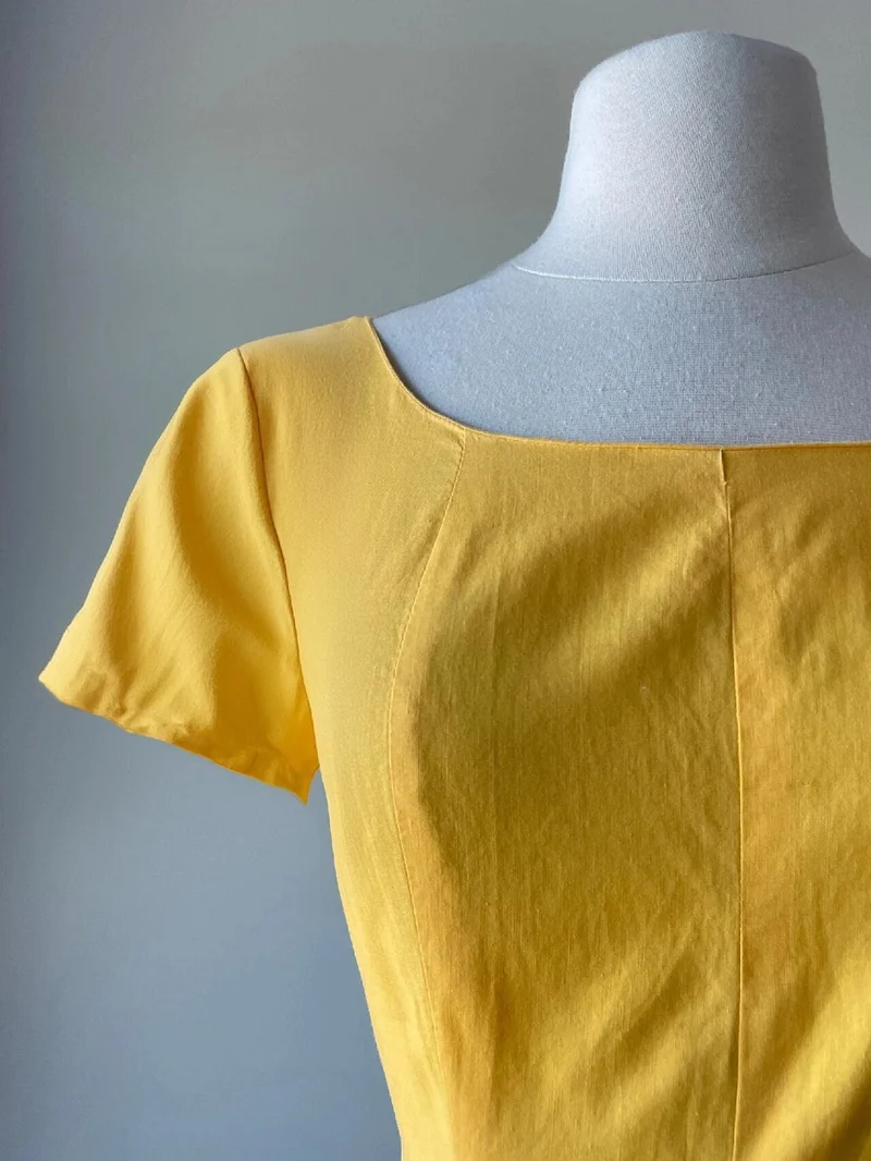 Nouvelle arrivée des années 50, robe vintage à col bateau jaune avec jupe circulaire complète