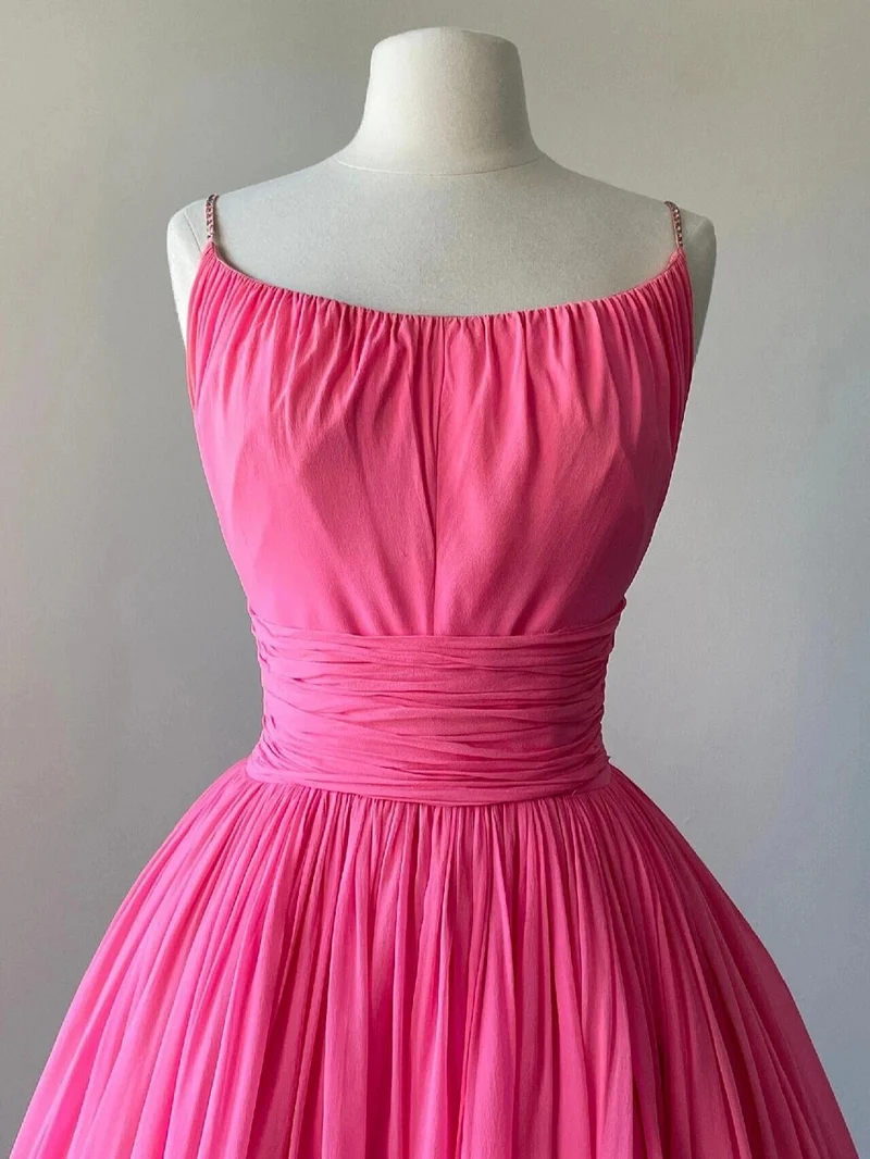 Robe de bal courte à bretelles spaghetti rose vif vintage style années 50