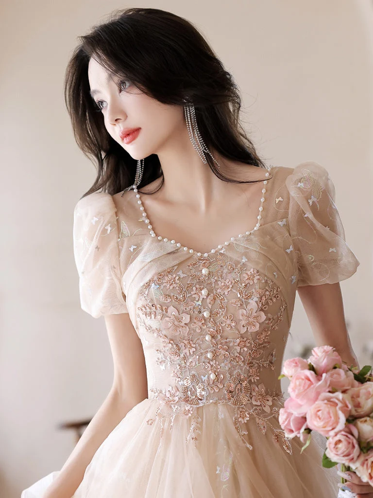 Robe de bal princesse avec jupe à volants et champagne clair