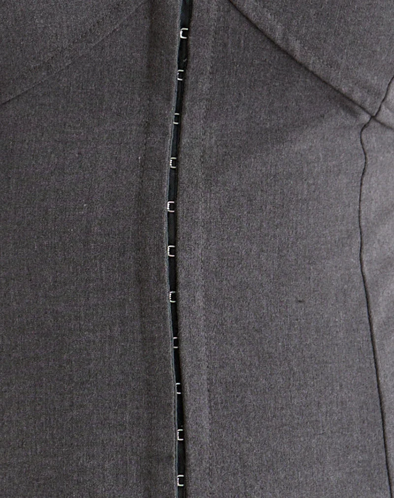 Salpa Plunge Top in Tailoring Charcoal (Top plongeant en tissu anthracite)