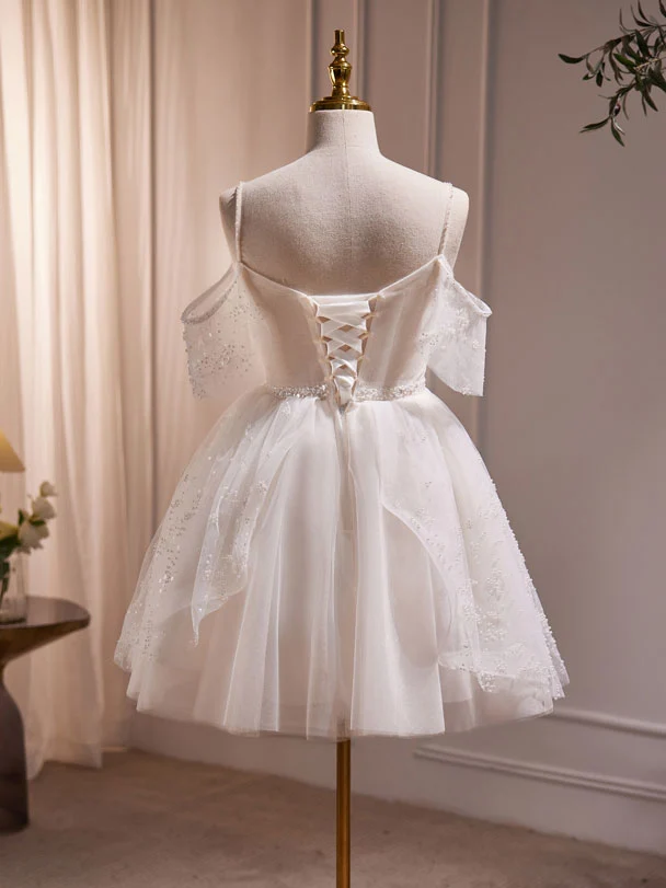 Robe de mariée moderne à épaules dénudées et bretelles spaghetti, courte et transparente, longueur au genou