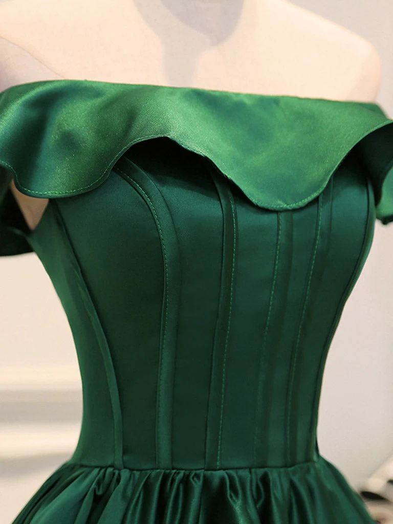 Robes de demoiselle d'honneur courtes désossées en satin vert émeraude | Robe de bal