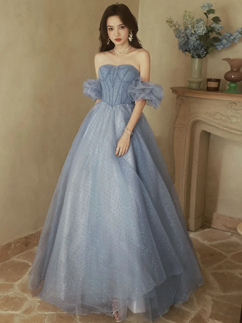 Robe de princesse trapèze grise à manches cape et paillettes, robe de bal formelle