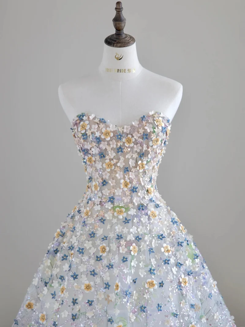 Robe de bal formelle à fleurs