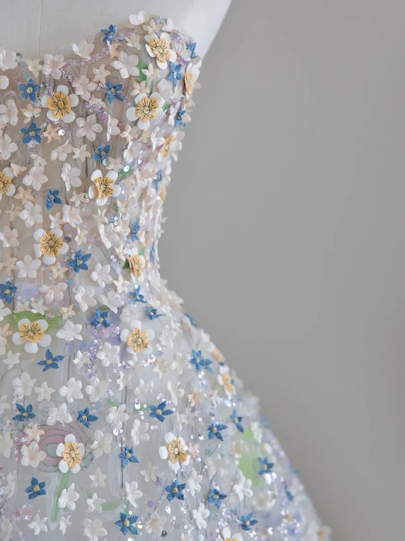 Robe de bal formelle à fleurs