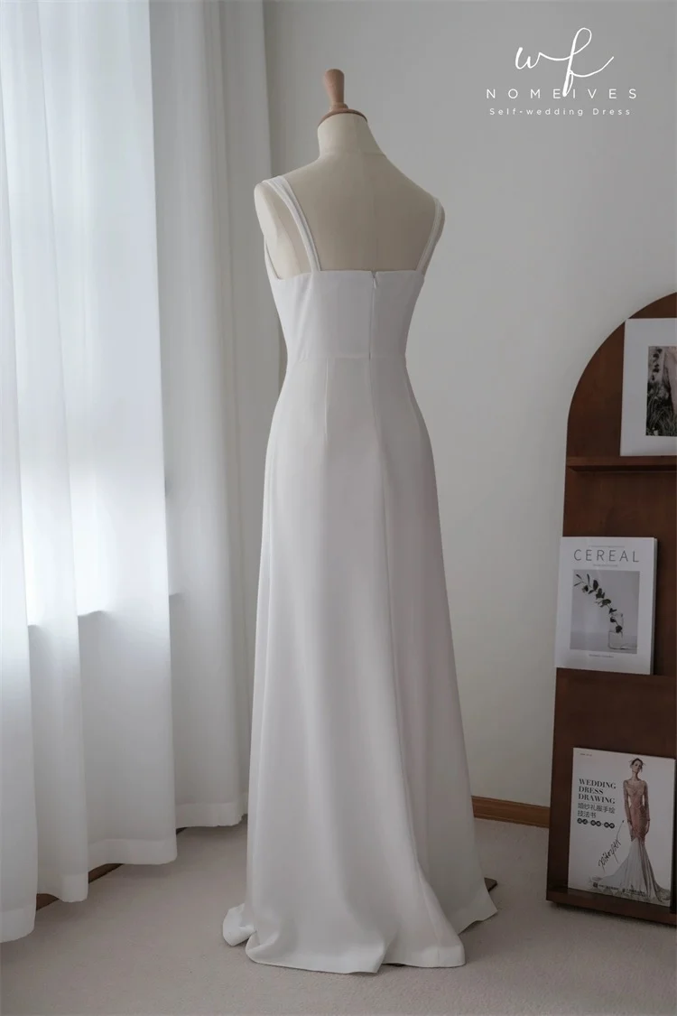 Robe de mariée simple à col bénitier