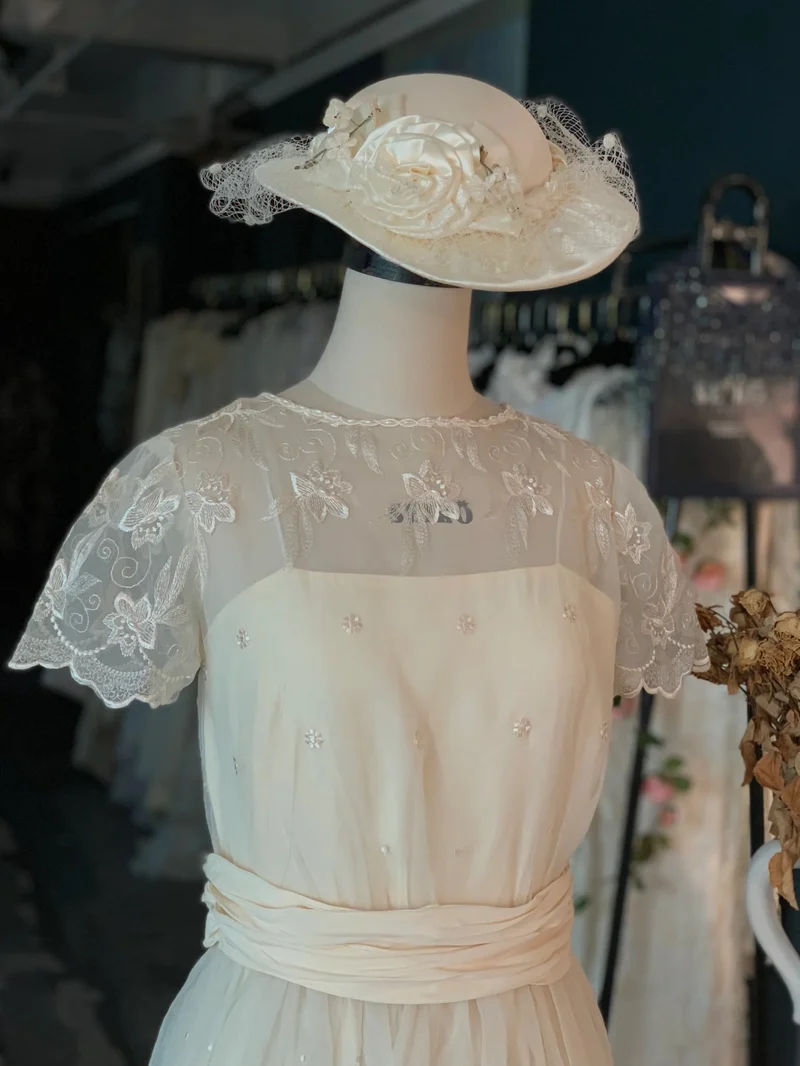 Robe de mariée longueur cheville style vintage des années 70