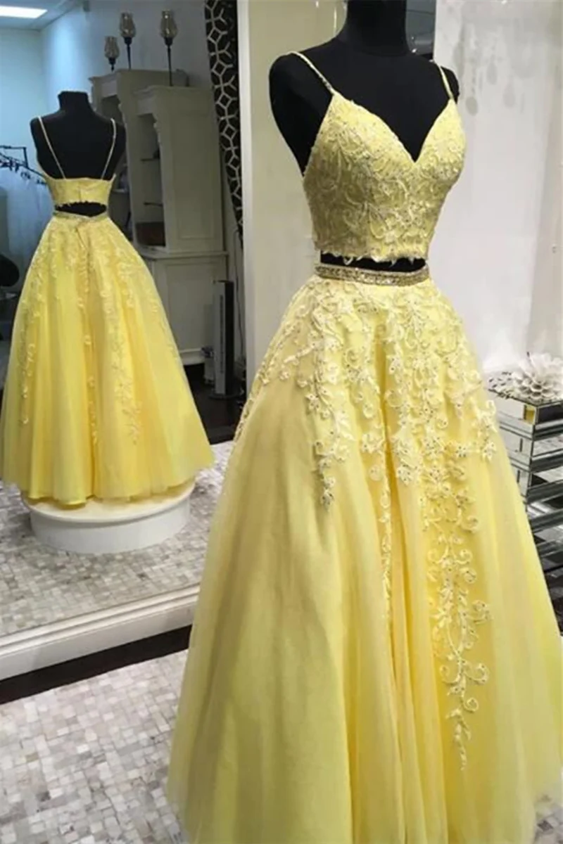 Robe de bal longue en deux pièces en dentelle jaune à bretelles spaghetti et col en V