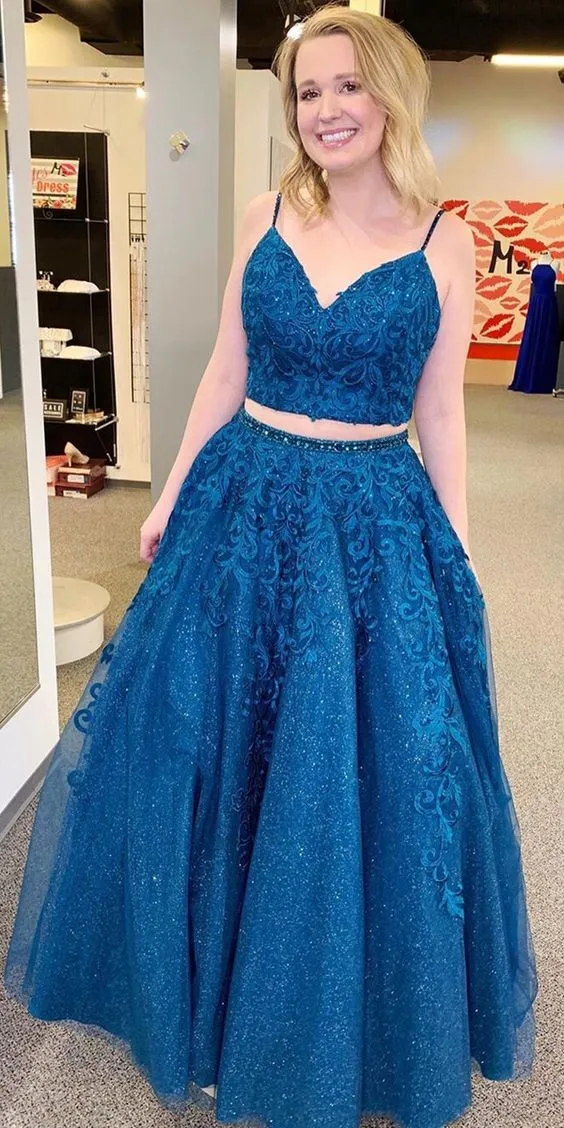 Robe de bal longue en deux pièces en dentelle à bretelles spaghetti bleu royal