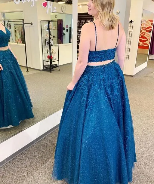 Robe de bal longue en deux pièces en dentelle à bretelles spaghetti bleu royal