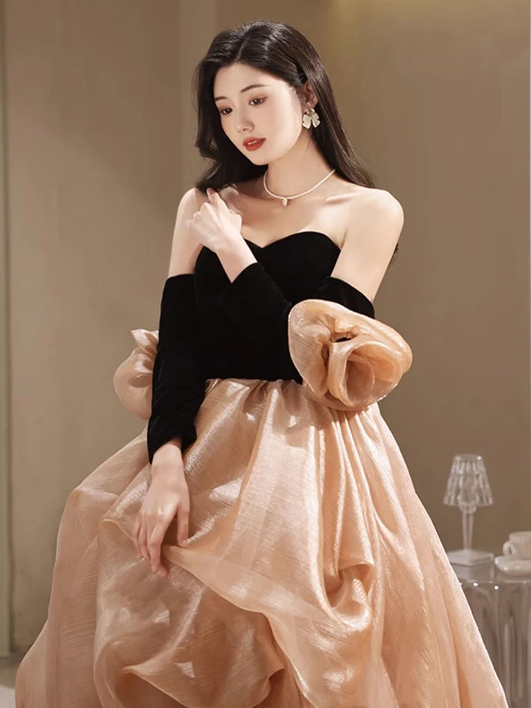 Robe de bal longue sans bretelles avec jupe bulle champagne