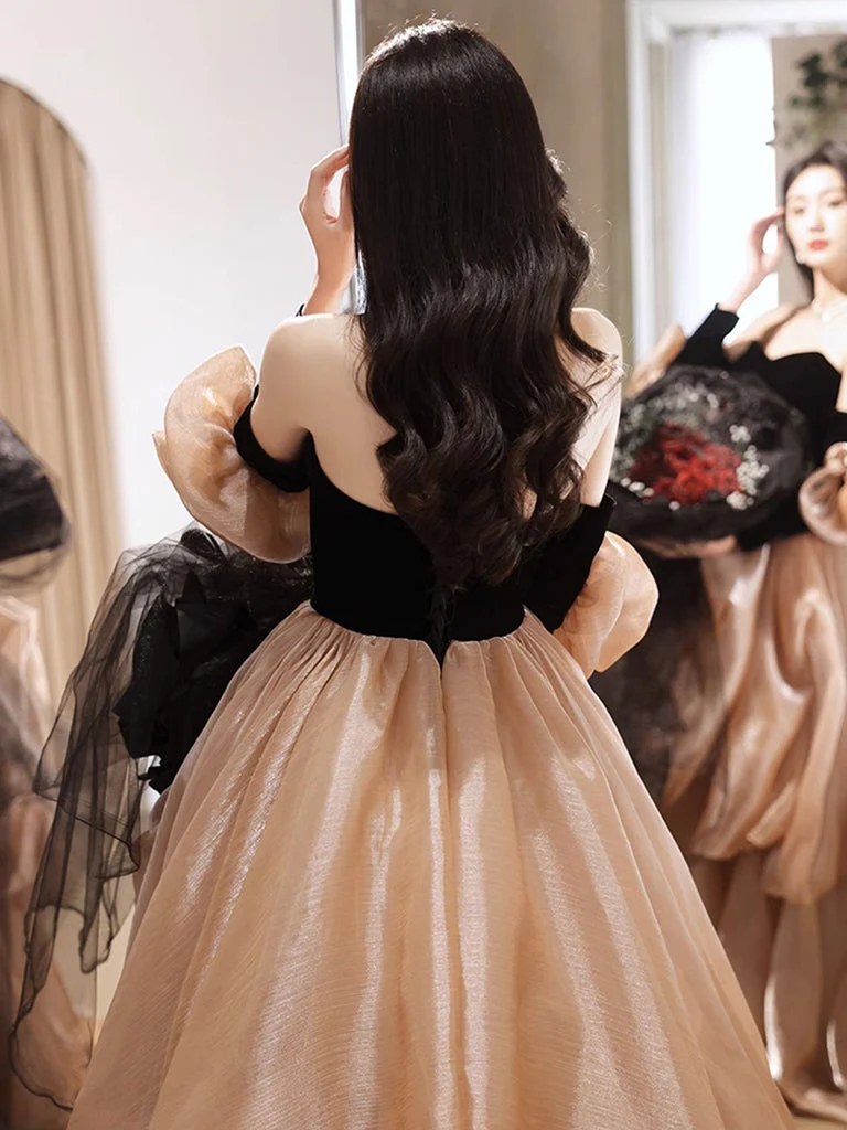 Robe de bal longue sans bretelles avec jupe bulle champagne