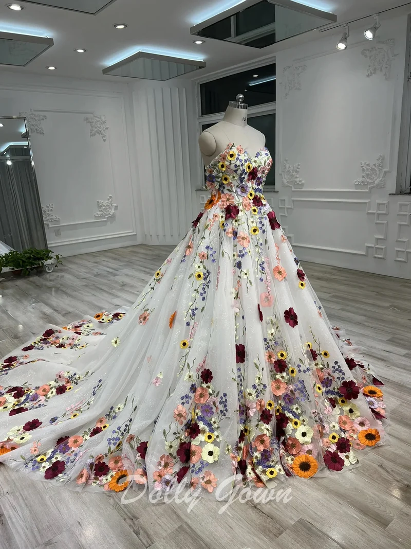 Robe de mariée colorée florale 3D en tulle féerique romantique