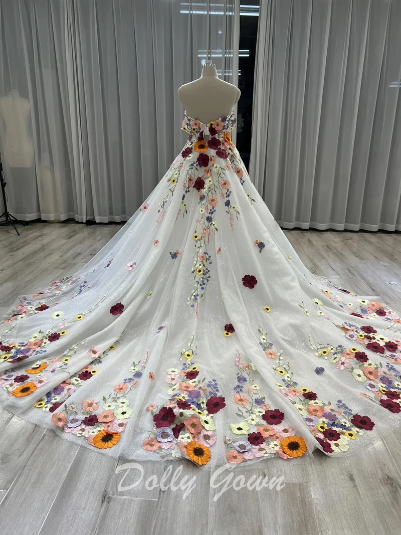 Robe de mariée colorée florale 3D en tulle féerique romantique