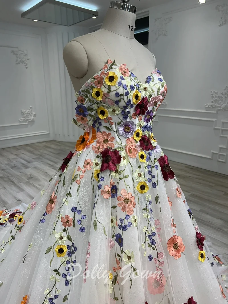 Robe de mariée colorée florale 3D en tulle féerique romantique