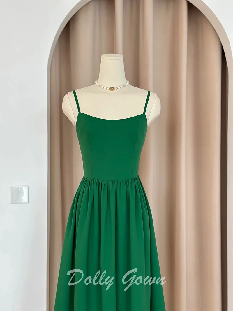 Robes de demoiselle d'honneur vintage courtes à bretelles spaghetti vert émeraude