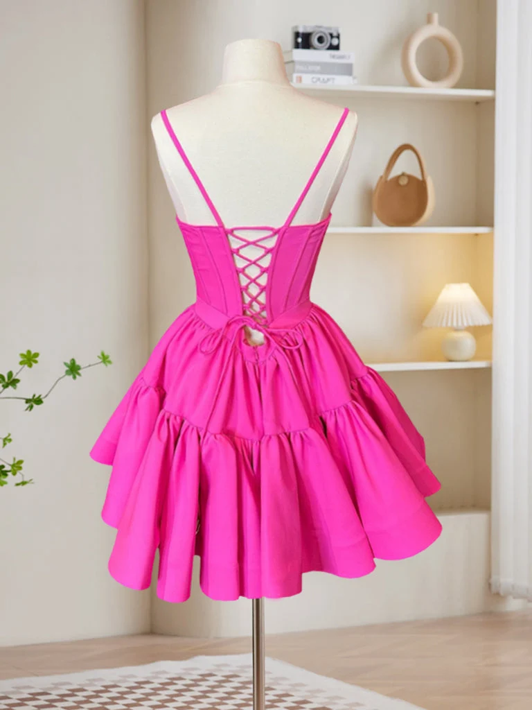 Robe de soirée courte rose vif à col bateau et bretelles spaghetti