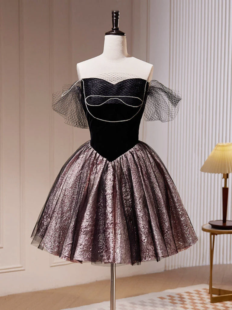 Robe de soirée courte noire à épaules dénudées et taille basse