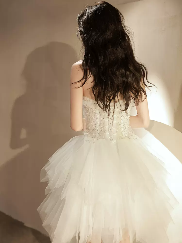 Robe de soirée blanche adorable asymétrique sans bretelles