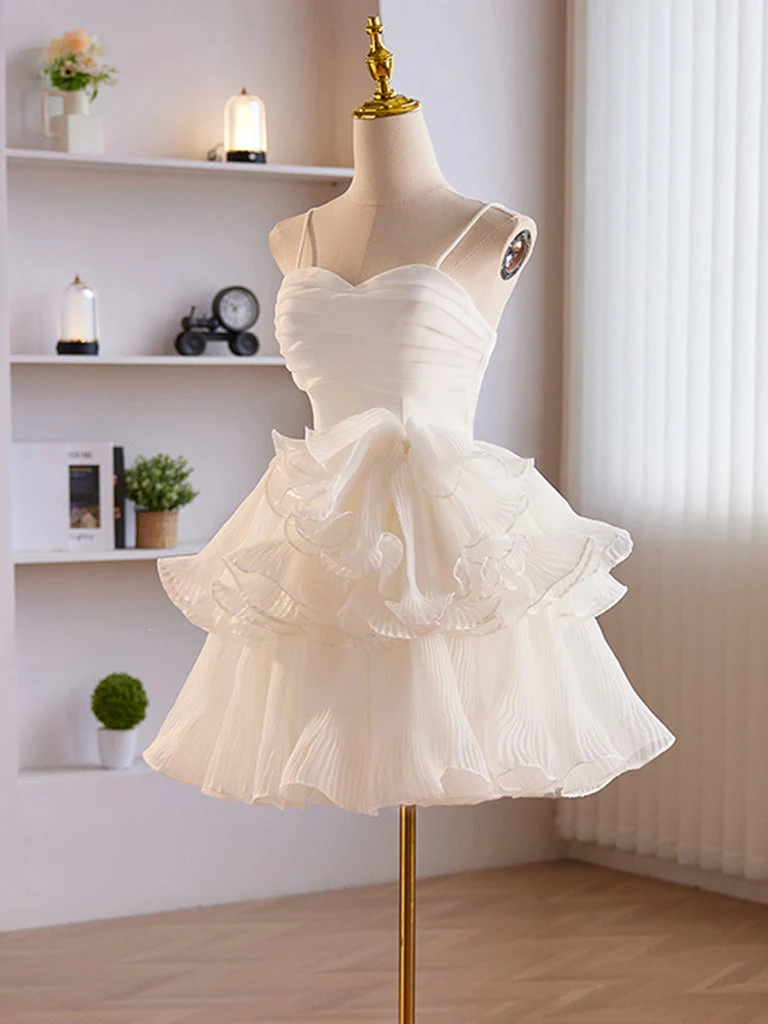 Adorable robe de soirée blanche courte à plusieurs niveaux en organza à bretelles spaghetti