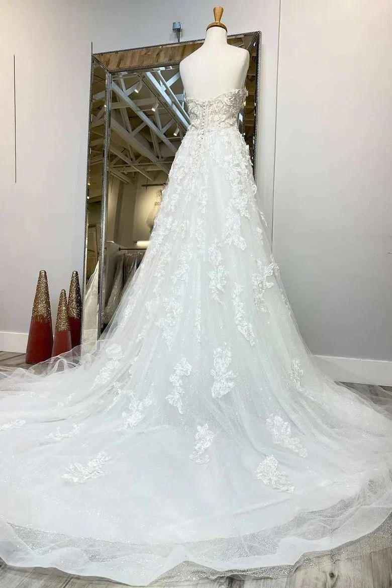 DollyGown Robe de mariée bustier en dentelle avec traîne cathédrale