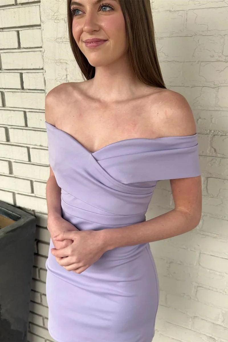Robe de soirée moulante lilas à épaules dénudées