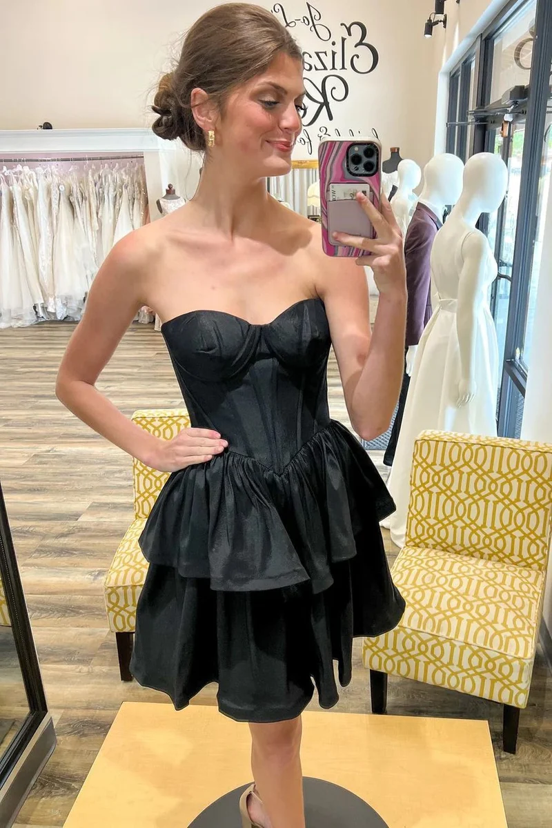 Robe de soirée superposée sans bretelles désossée noire