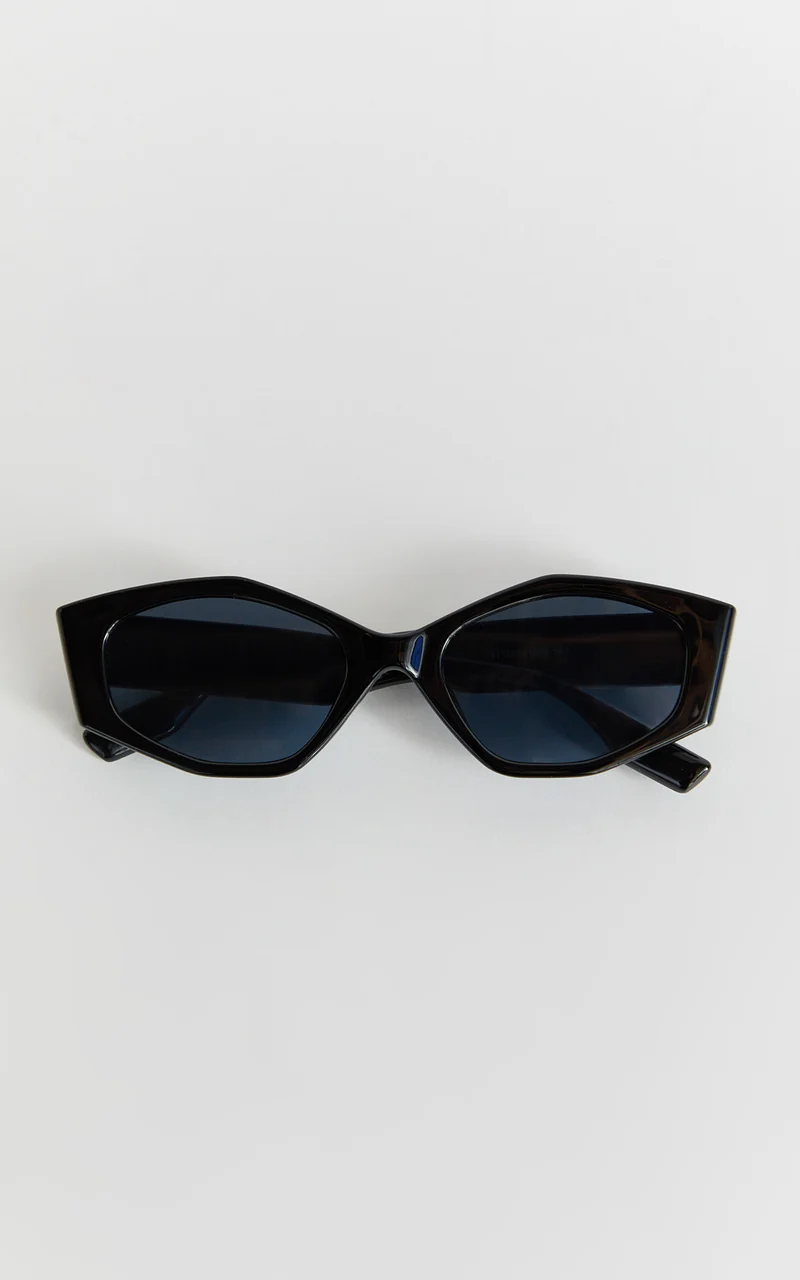 Keisha Sunglasses - Wide Rim Sunglasses in Black