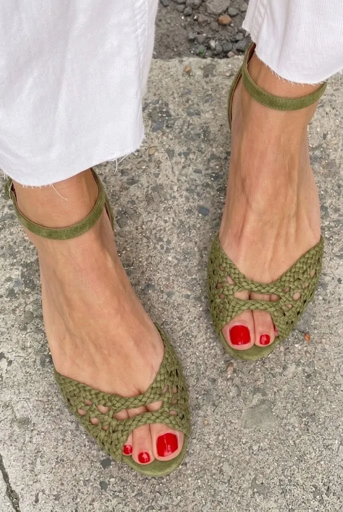 Isadora | Woven Gold Sandals